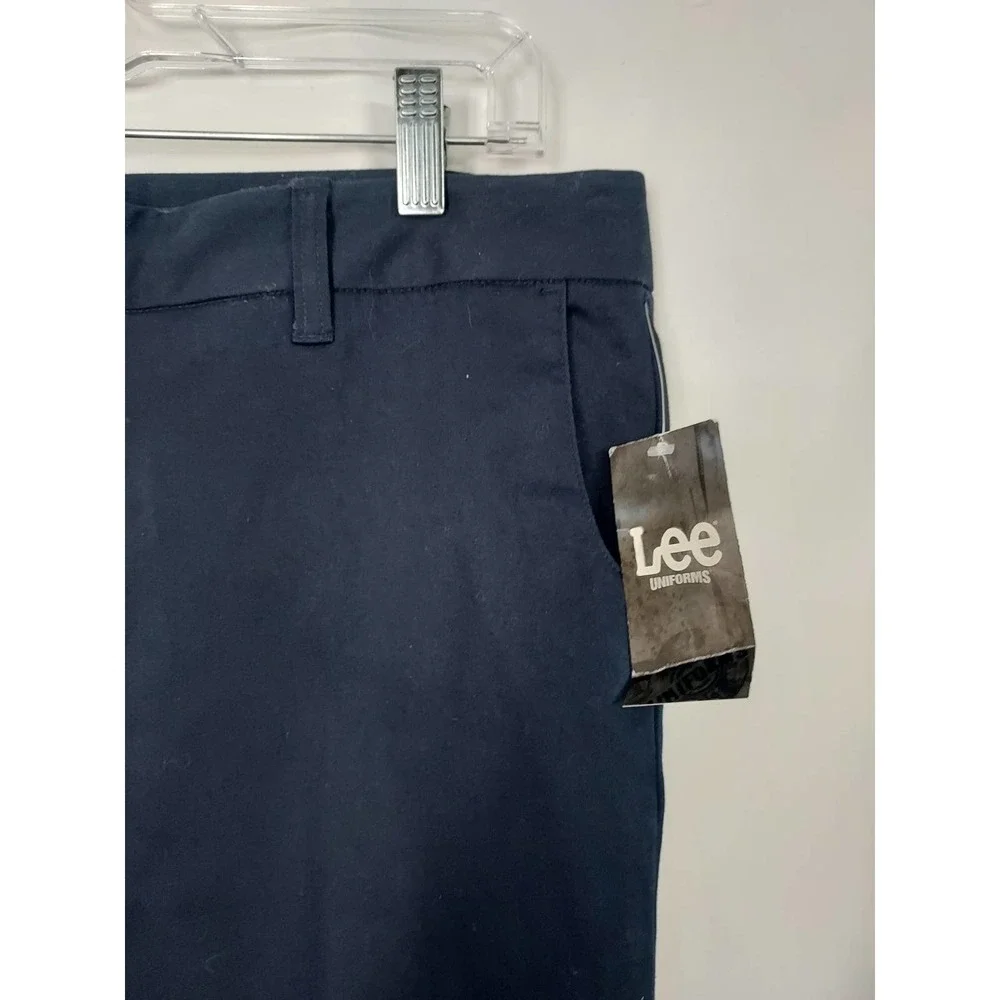 Lee Navy Classic Bermuda NWT Shorts. Size 13 - Picture 2 of 9
